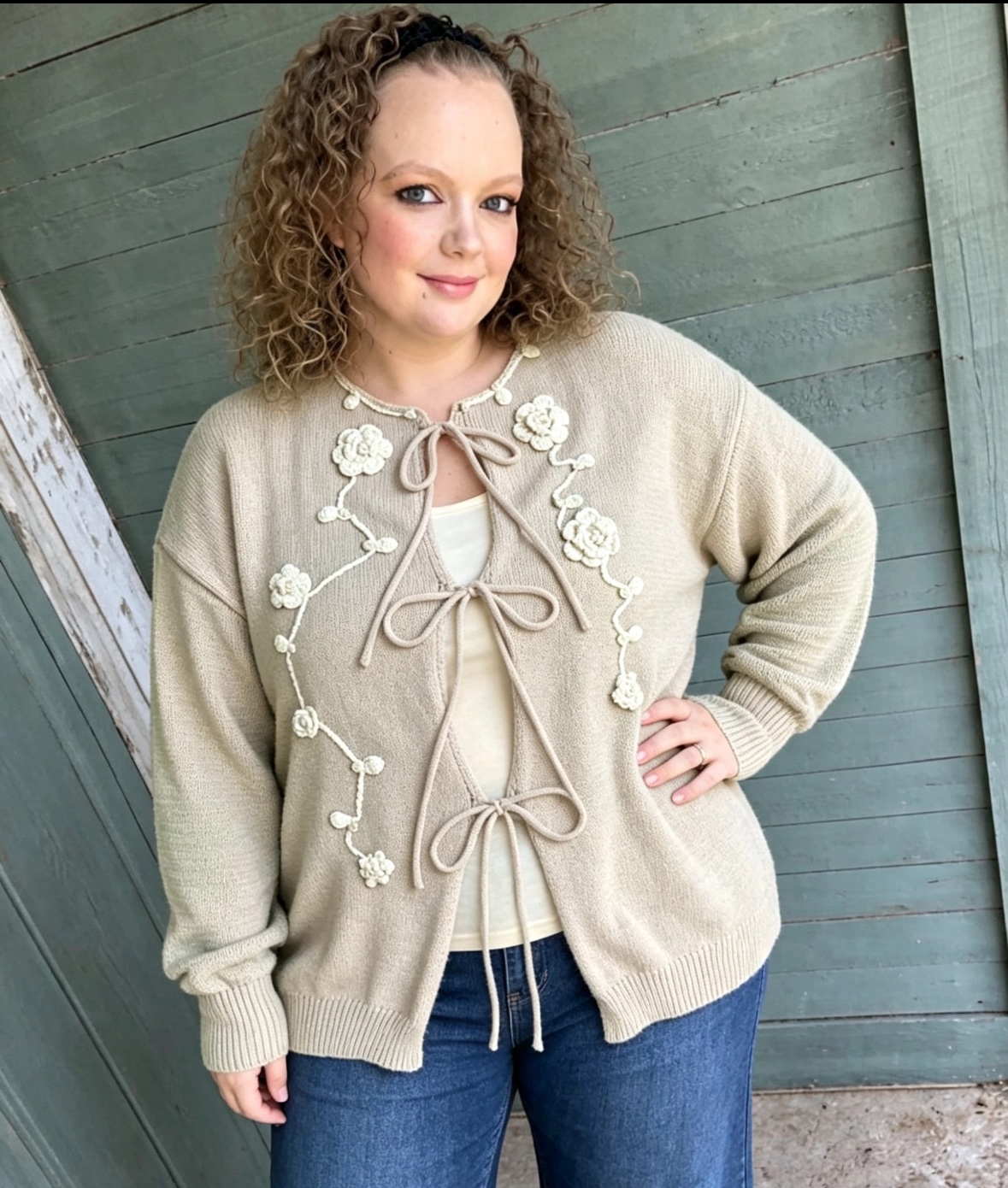 Beige tie up cream crochet trailing rose cardigan Size 26
